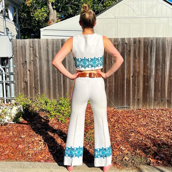 1960's Cotton/Linen Embroidered Vest Flares Ensemble - Picture 4 of 10